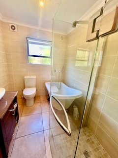 4 Bedroom Property for Sale in Outeniqua Strand Western Cape